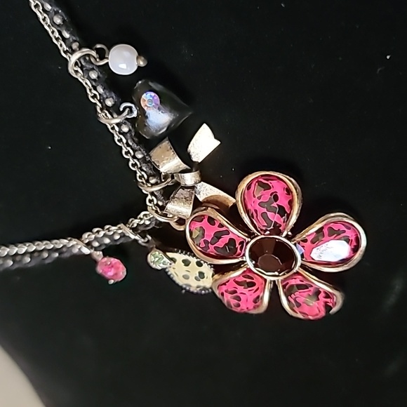 Vintage BETSEY JOHNSON Jungle Fever Pink Leopard Print Floral Charm Necklace. - Picture 6 of 11